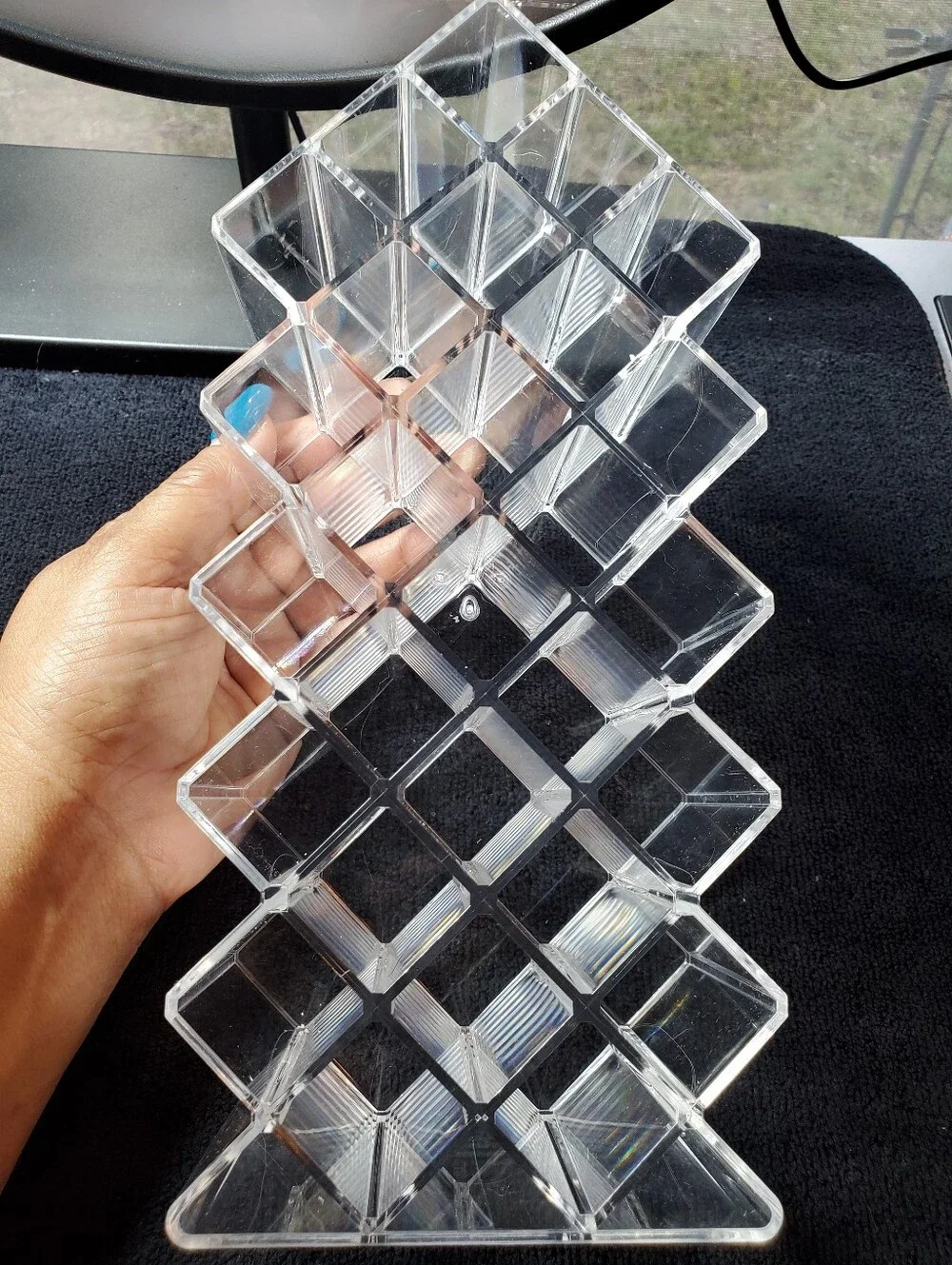 NWOT Clear Acrylic Fish Shaped Spacious Makeup Organizer Tower 16 Slot Holder